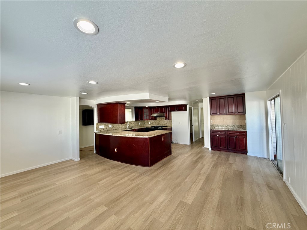 14081 Magnolia 140 Property Photo 7
