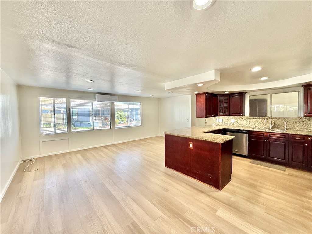 14081 Magnolia 140 Property Photo 11