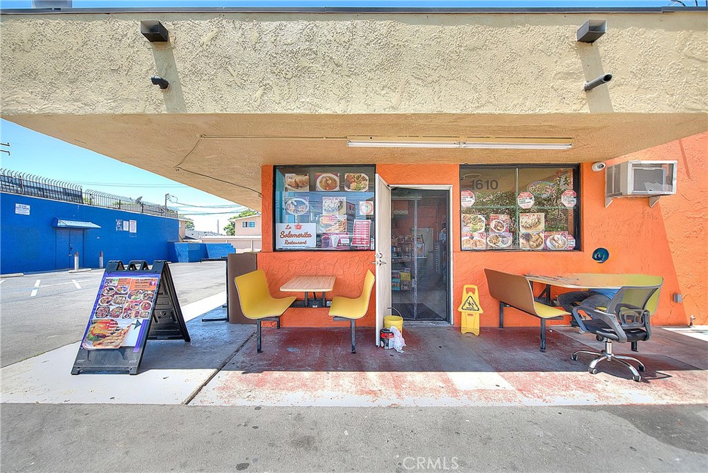 1610 S Standard Avenue Property Photo 3