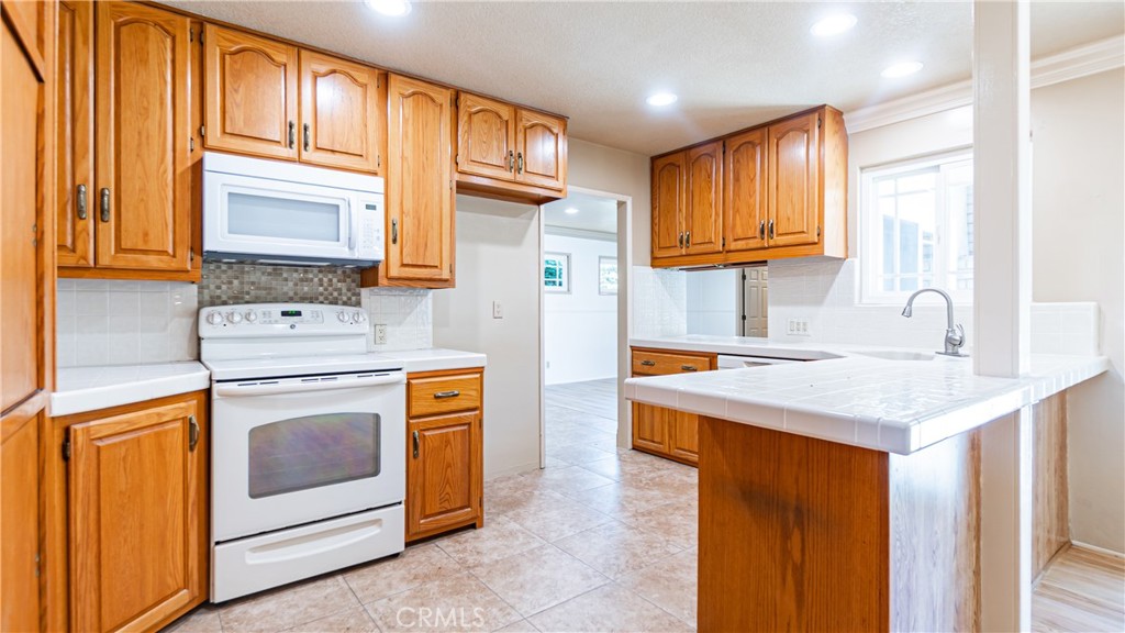 5449 E Fairbrook Property Photo 7
