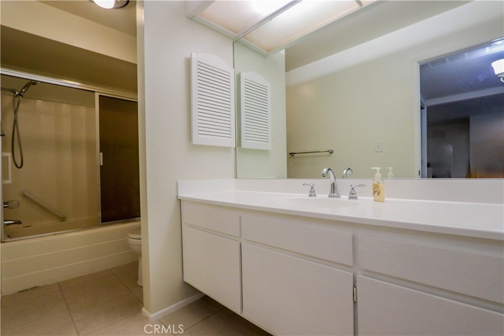 564 N Bellflower Boulevard 315 Property Photo 14