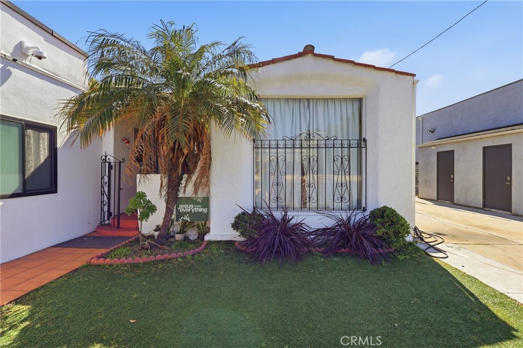 1540 E Wardlow Property Photo 2