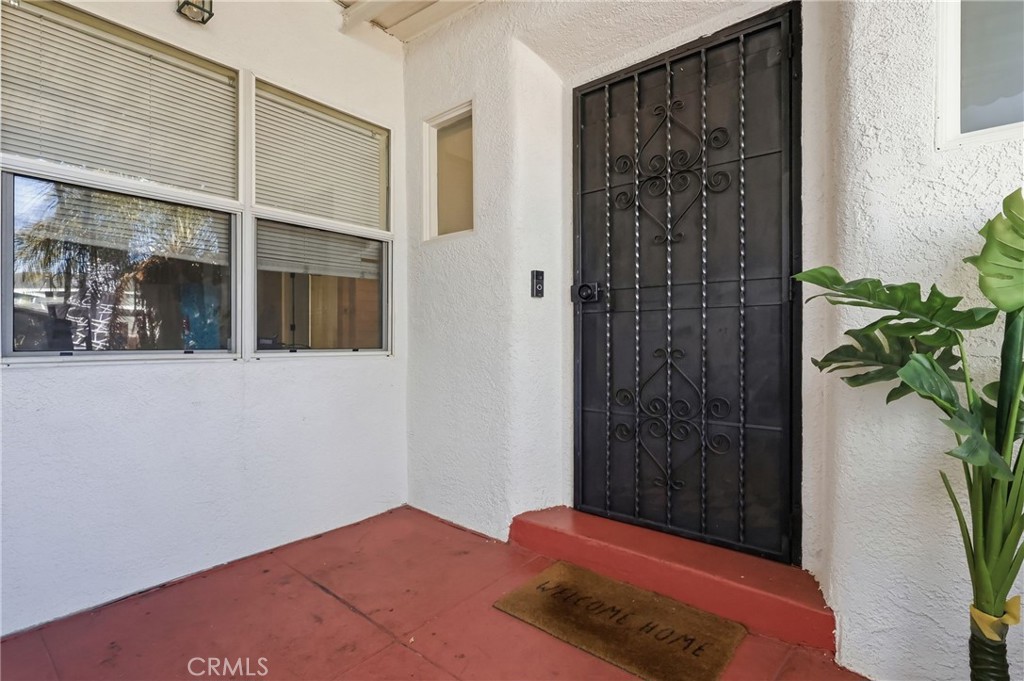 1540 E Wardlow Property Photo 3