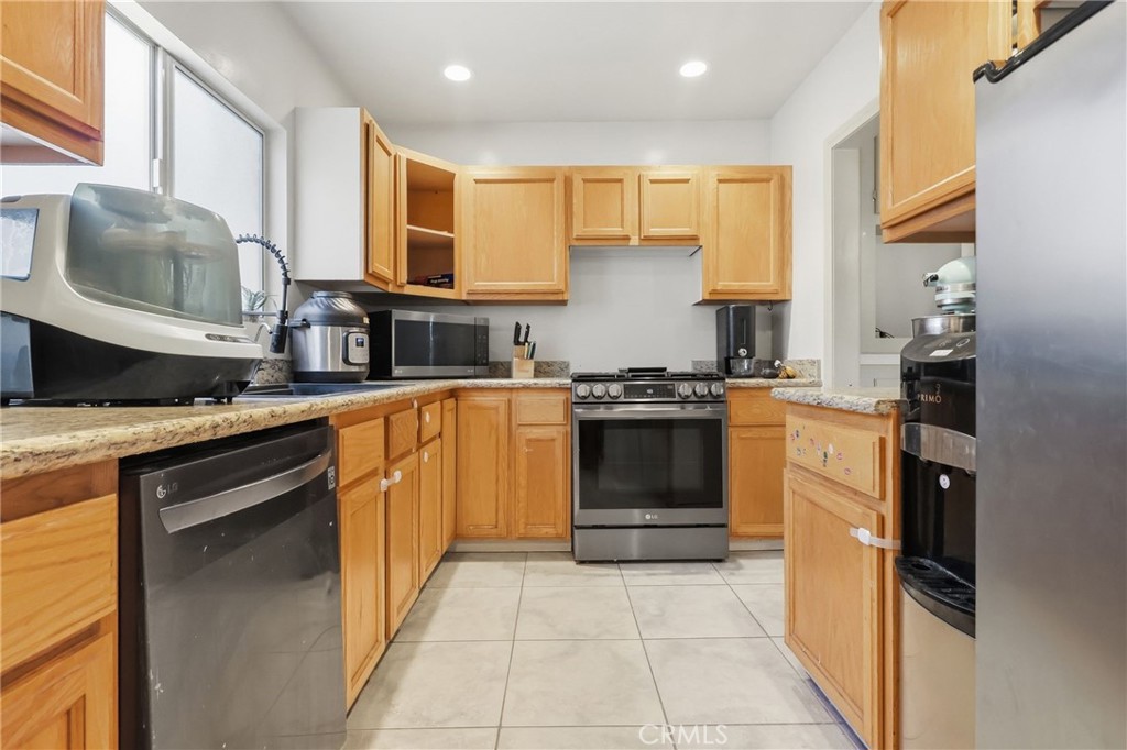 1540 E Wardlow Property Photo 10