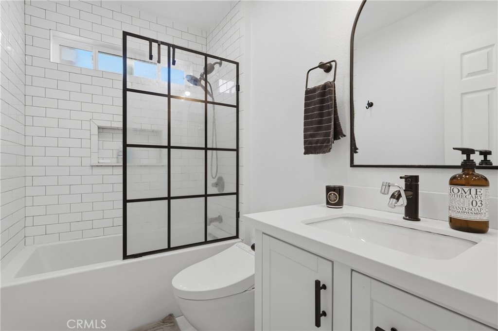 1540 E Wardlow Property Photo 11