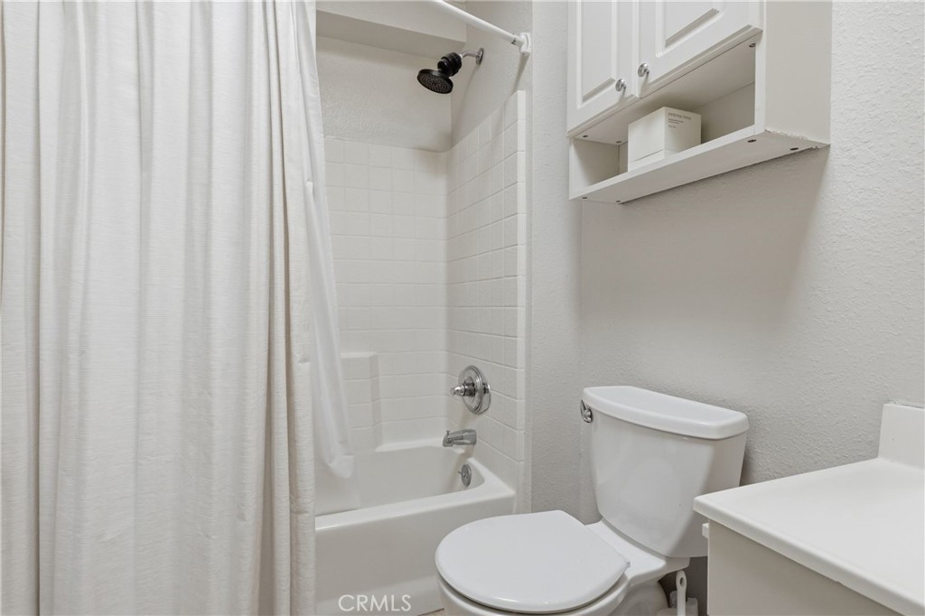 1540 E Wardlow Property Photo 15