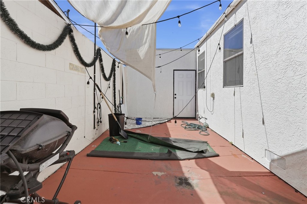 1540 E Wardlow Property Photo 17