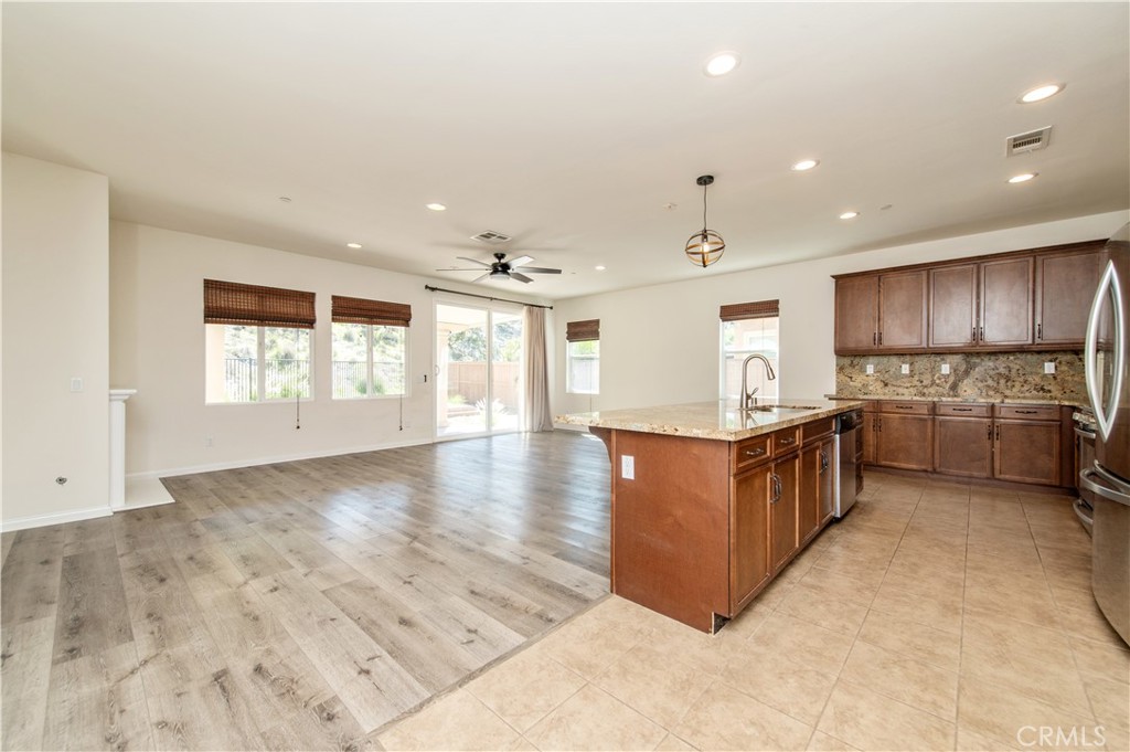 1735 Avenida Regina Property Photo 8