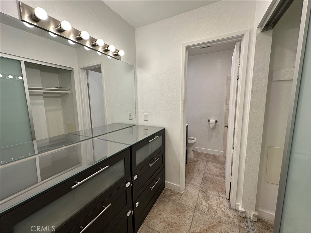 1222 N Olive Property Photo 8