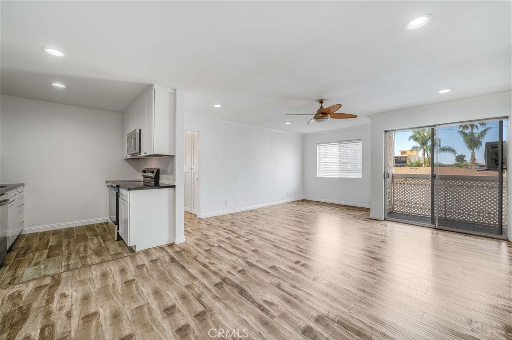 3565 Linden 255 Property Photo 1