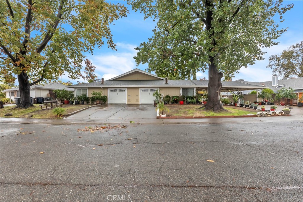 6070 Peoria Property Photo 1