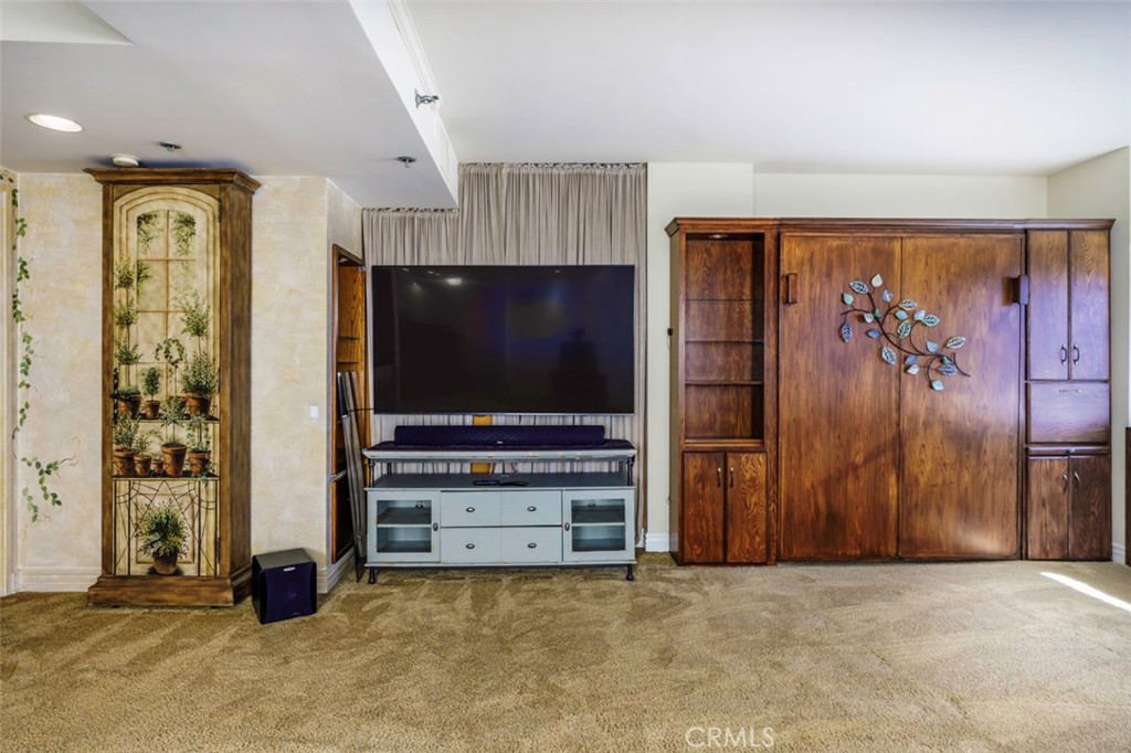 525 E Seaside Way 807 Property Photo 11