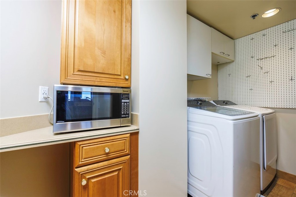 525 E Seaside Way 807 Property Photo 19