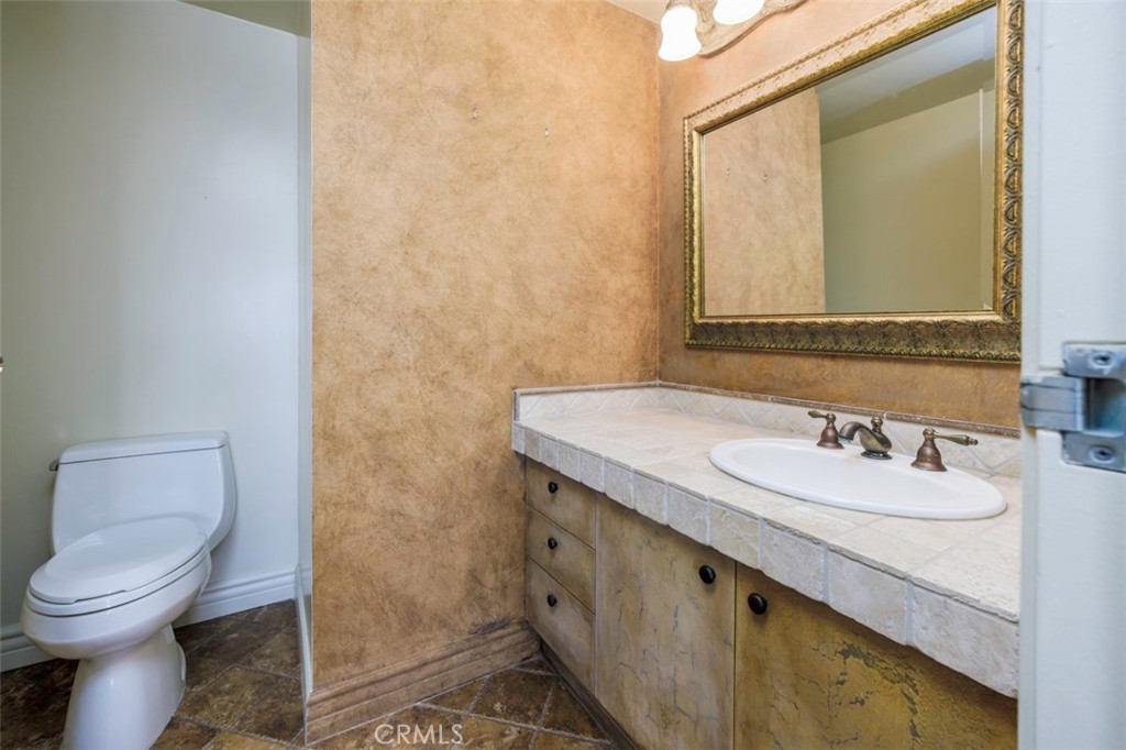 525 E Seaside Way 807 Property Photo 20