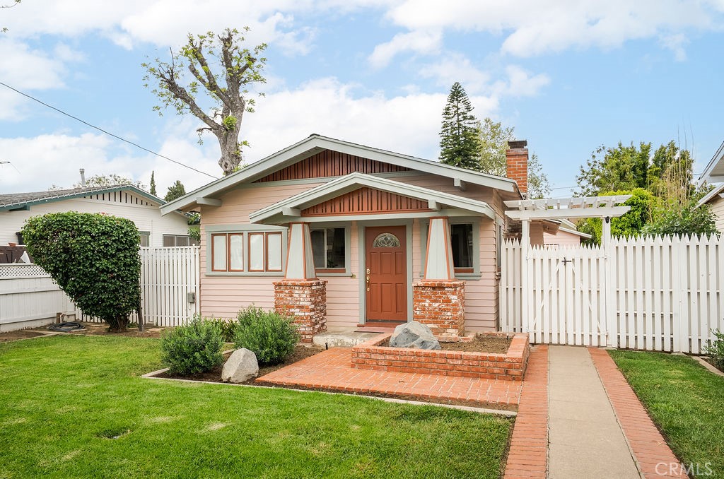 637 E Van Bibber Property Photo 4