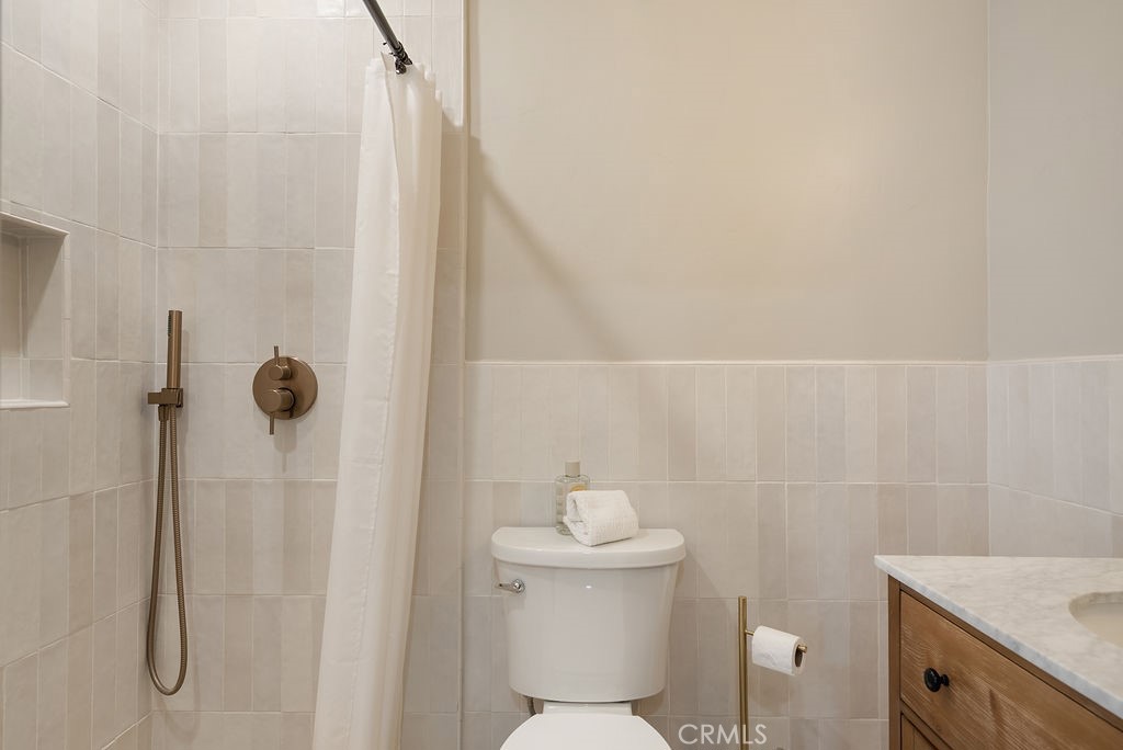 637 E Van Bibber Property Photo 23