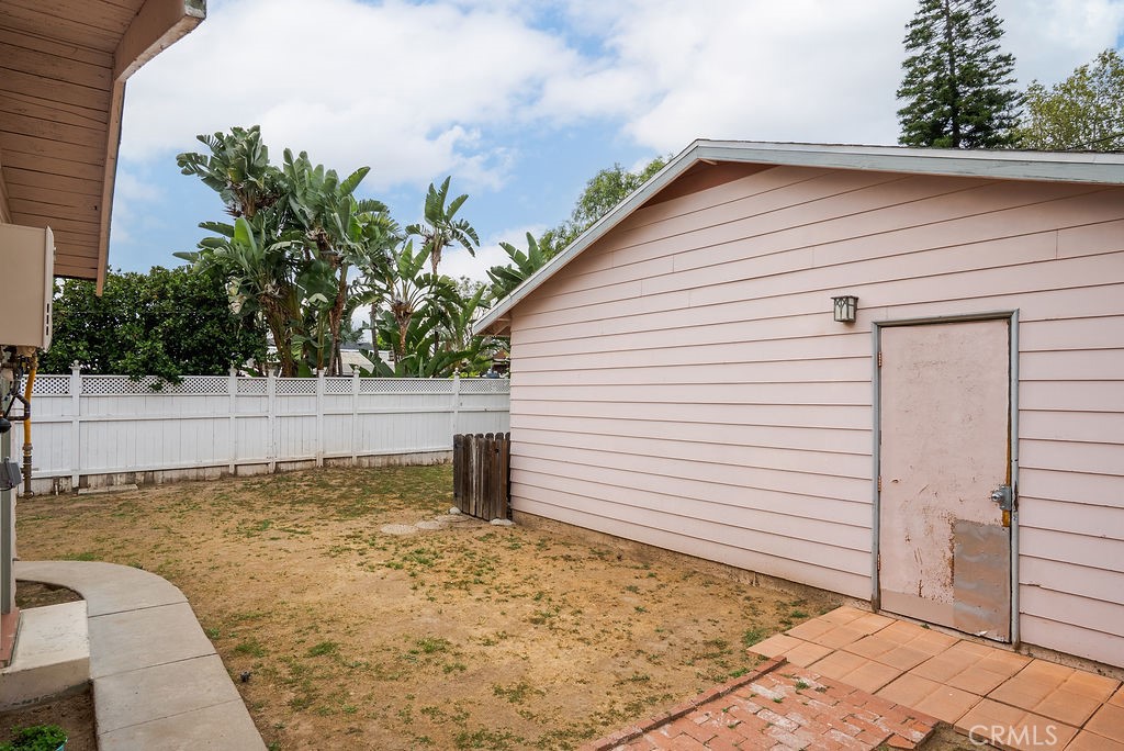 637 E Van Bibber Property Photo 31