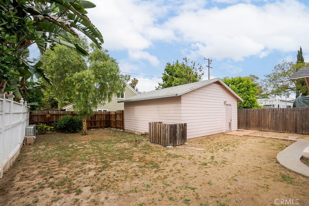 637 E Van Bibber Property Photo 33
