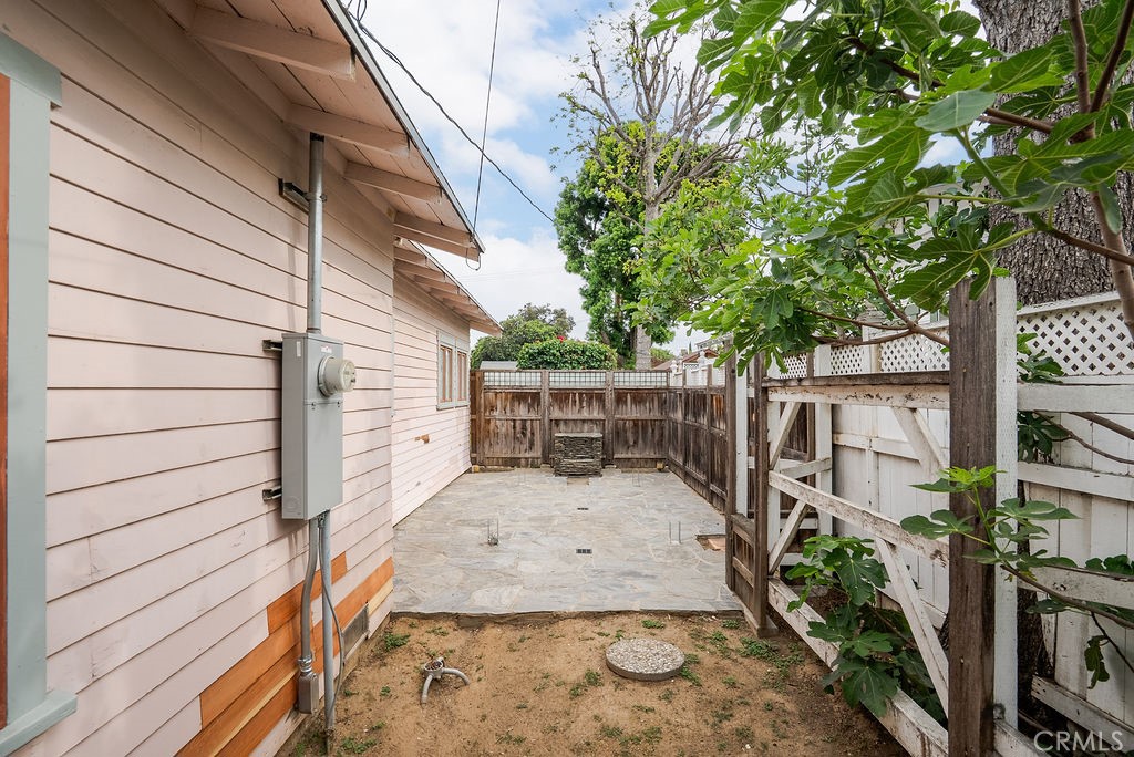 637 E Van Bibber Property Photo 35