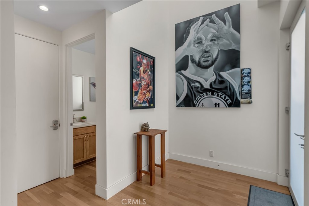 302 S Venice Property Photo 3