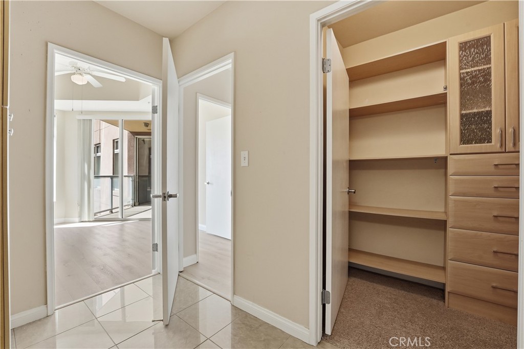 488 E Ocean 1518 Property Photo 20
