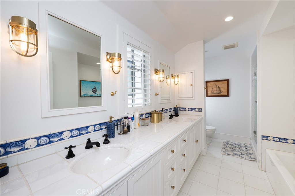 1228 W Oceanfront Property Photo 16