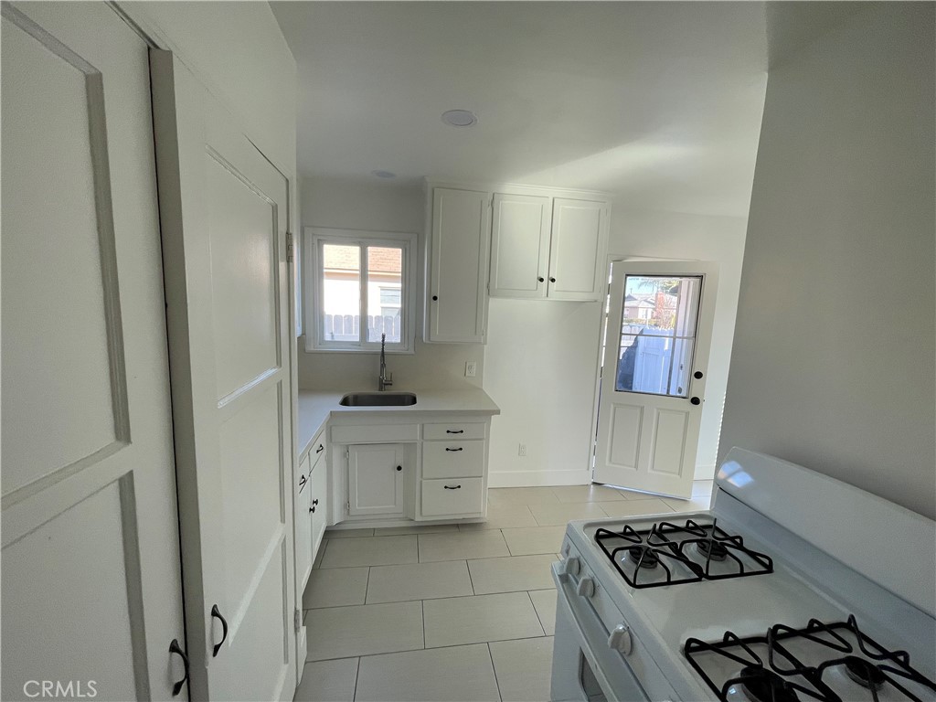 2221 Granada Property Photo 5