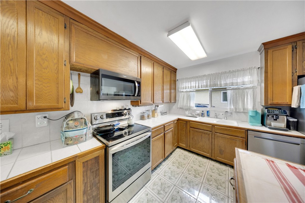110 Rigsby Street Property Photo 15