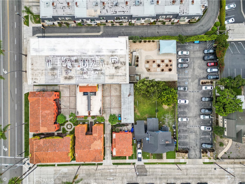 2215 N Broadway Property Photo 11