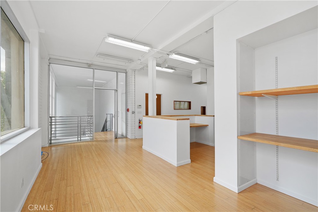 2215 N Broadway Property Photo 17