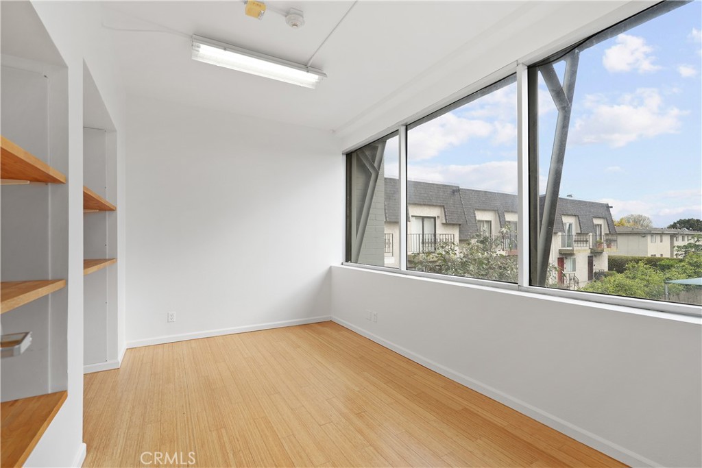 2215 N Broadway Property Photo 19