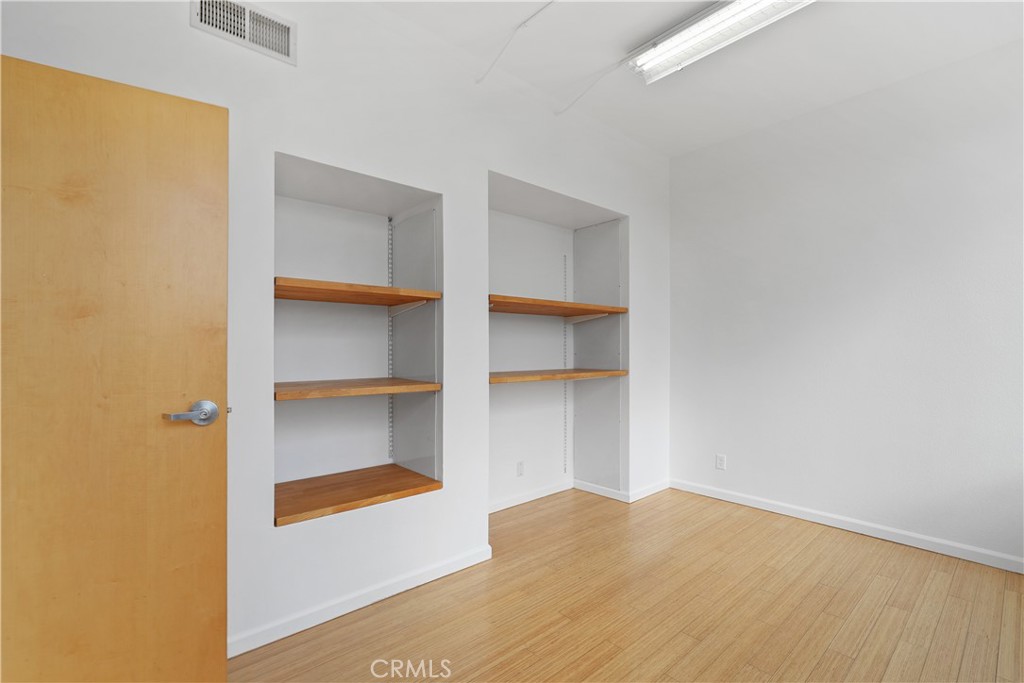 2215 N Broadway Property Photo 20