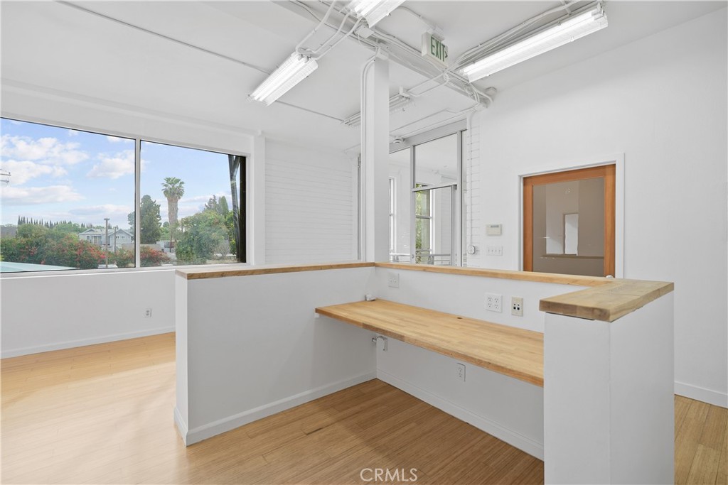 2215 N Broadway Property Photo 22