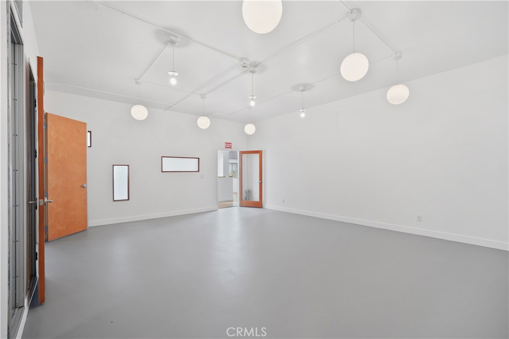 2215 N Broadway Property Photo 27