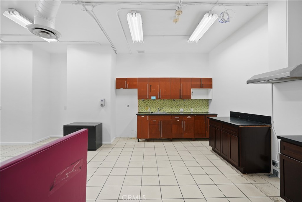 2215 N Broadway Property Photo 36