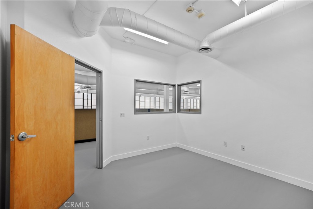 2215 N Broadway Property Photo 40