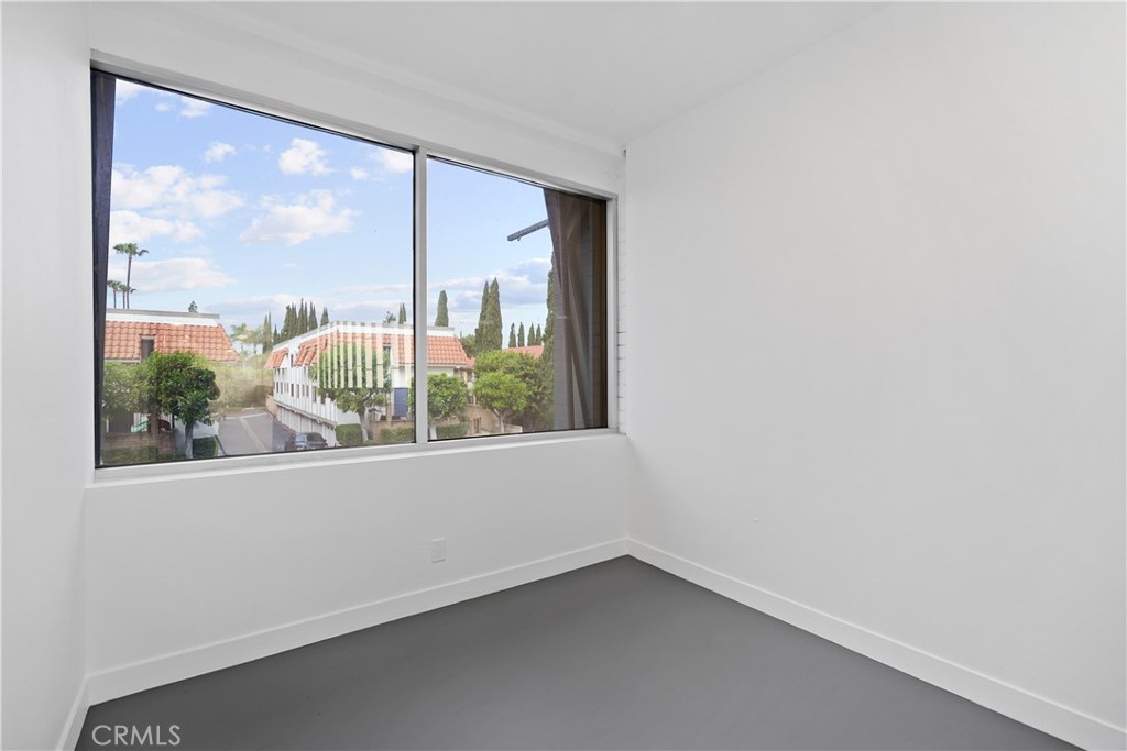 2215 N Broadway Property Photo 45
