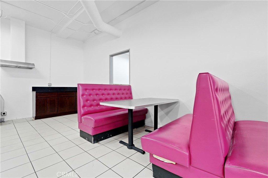 2215 N Broadway Property Photo 51