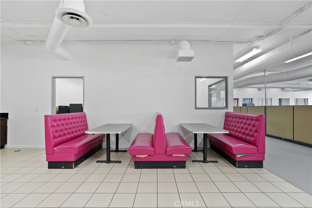 2215 N Broadway Property Photo 54