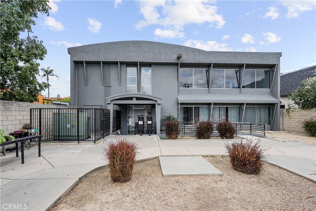 2215 N Broadway Property Photo 61