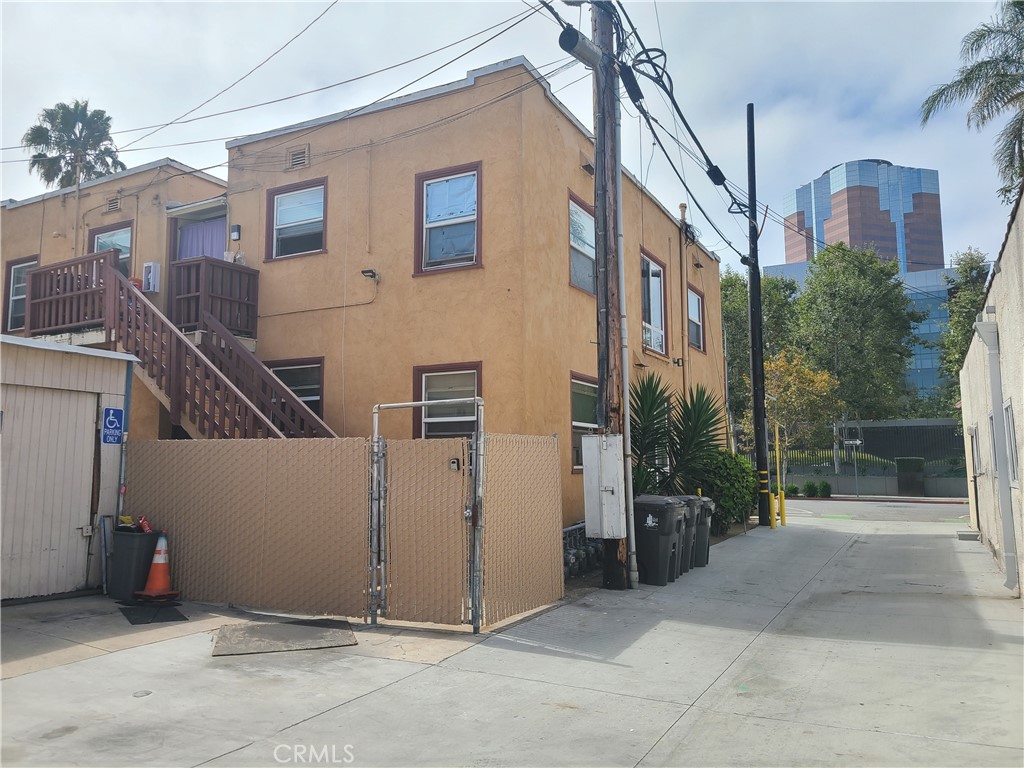 617 West 3rd Street Property Photo 8