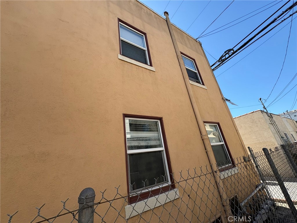 617 West 3rd Street Property Photo 10