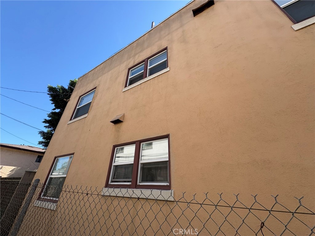 617 West 3rd Street Property Photo 11