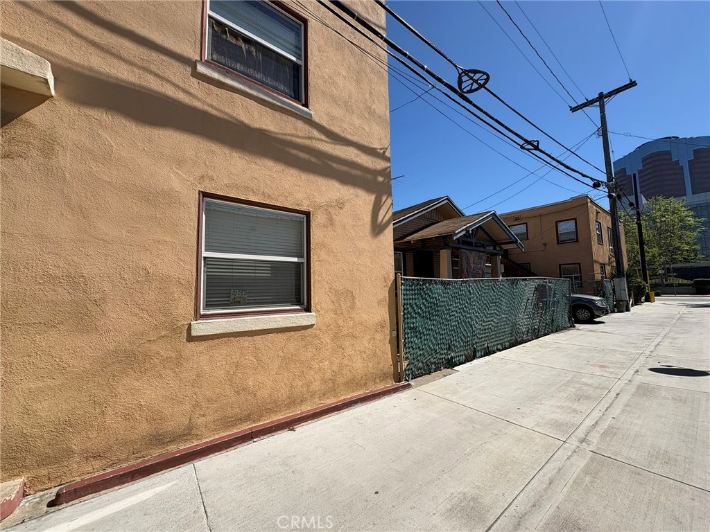 617 West 3rd Street Property Photo 14