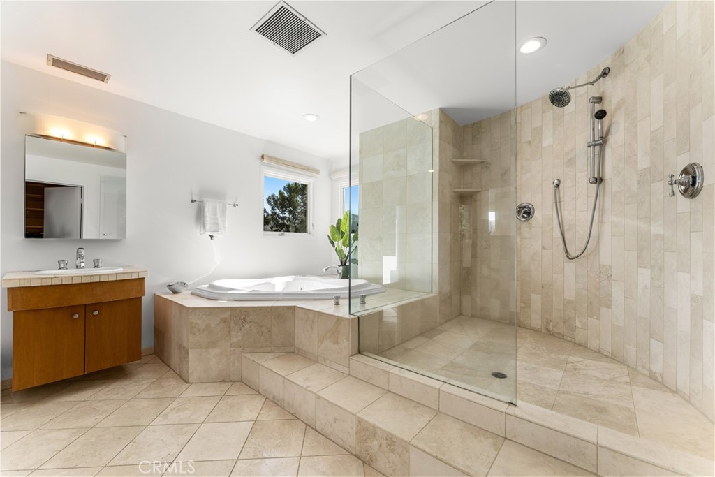 385 S Via Montanera Property Photo 32