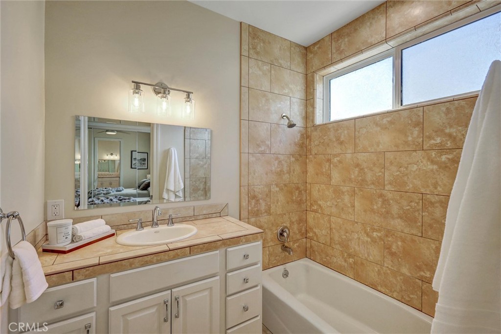 135 Redwood Property Photo 20
