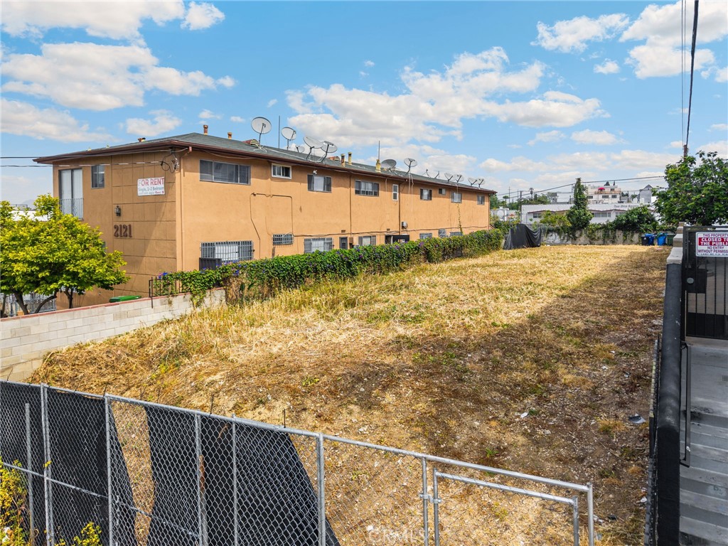 2113 W Court Street Property Photo 4