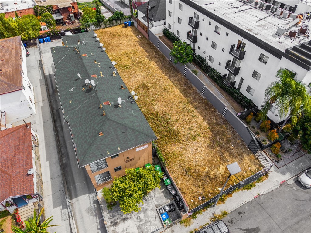 2113 W Court Street Property Photo 8