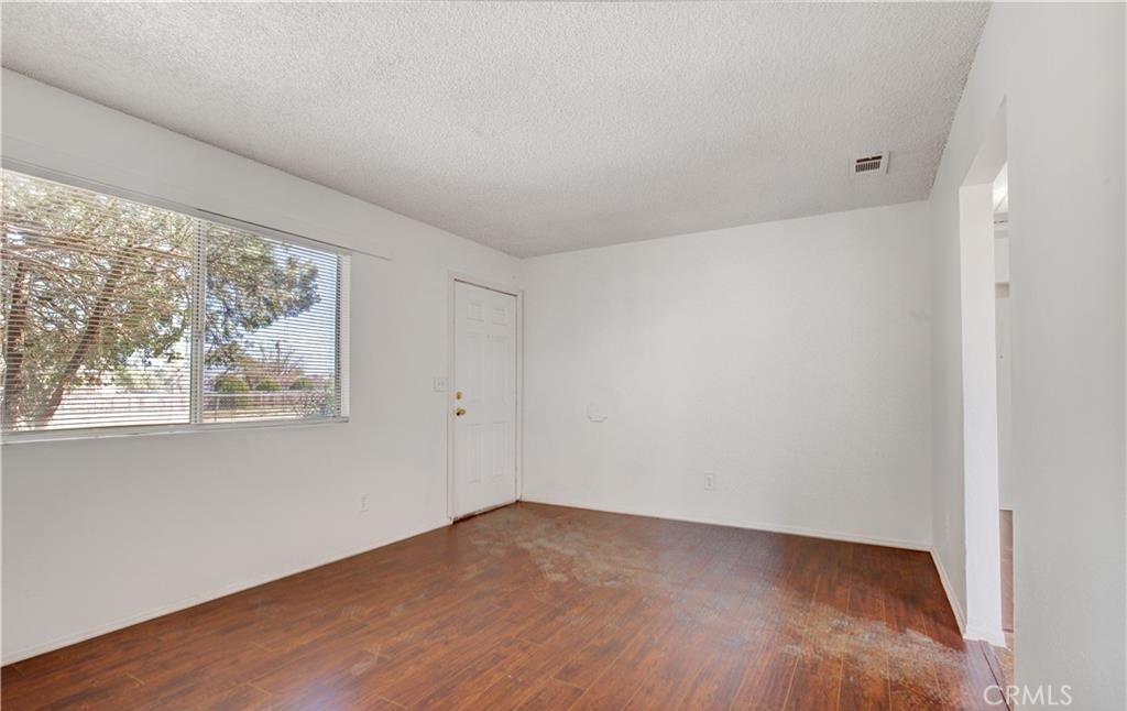 16010 Olive Property Photo 8