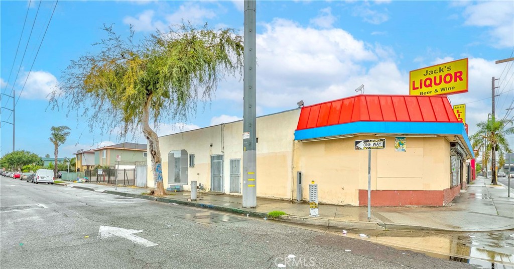 4700 W Imperial Property Photo 1